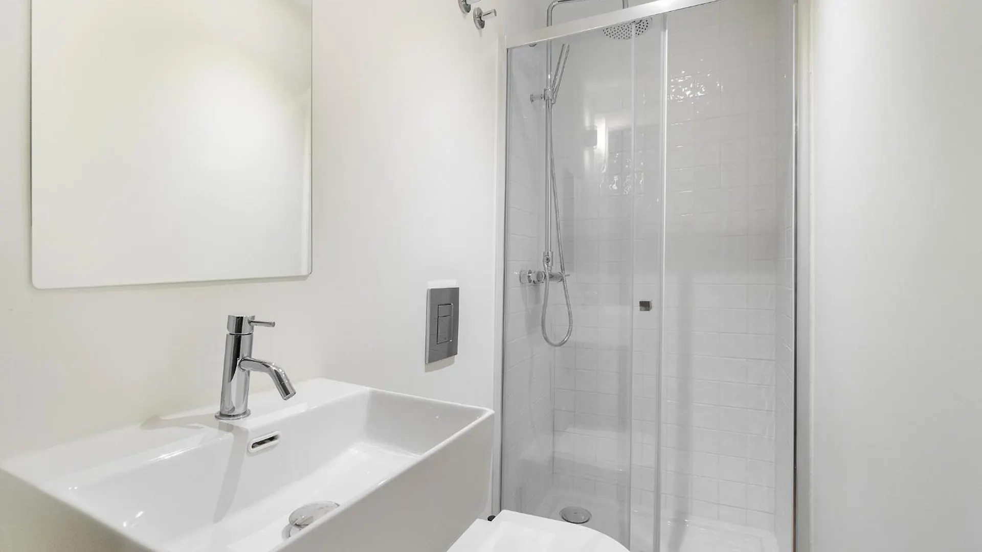 Whome Explore Lisbon From A Cozy Base In Alfama פורטוגל