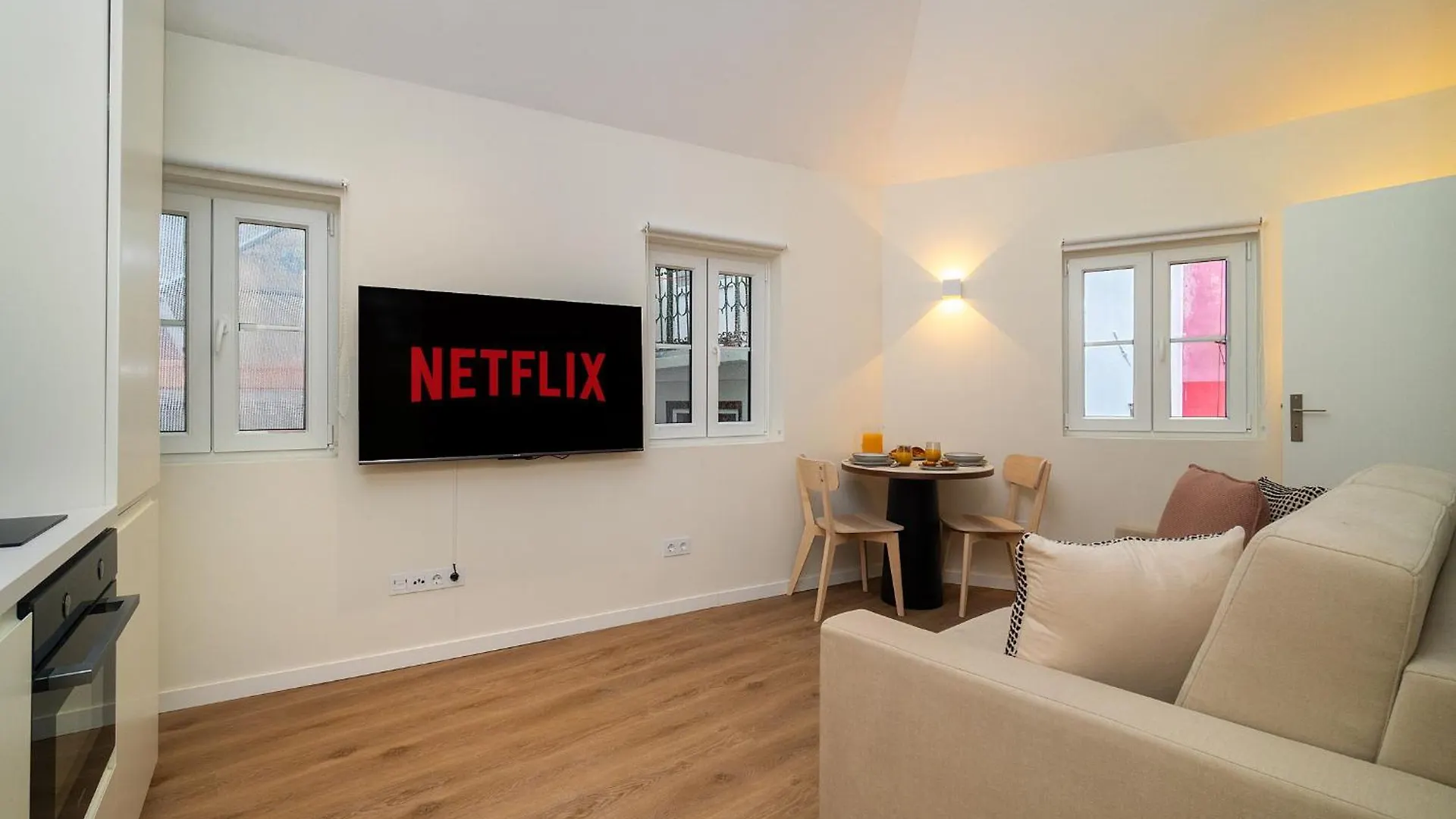 Apartment Whome Explore Lisbon From A Cozy Base In Alfama