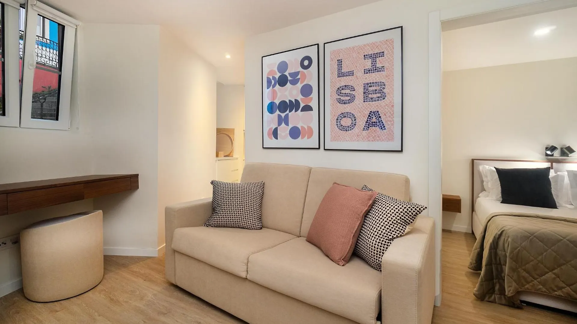 Apartment Whome Explore Lisbon From A Cozy Base In Alfama