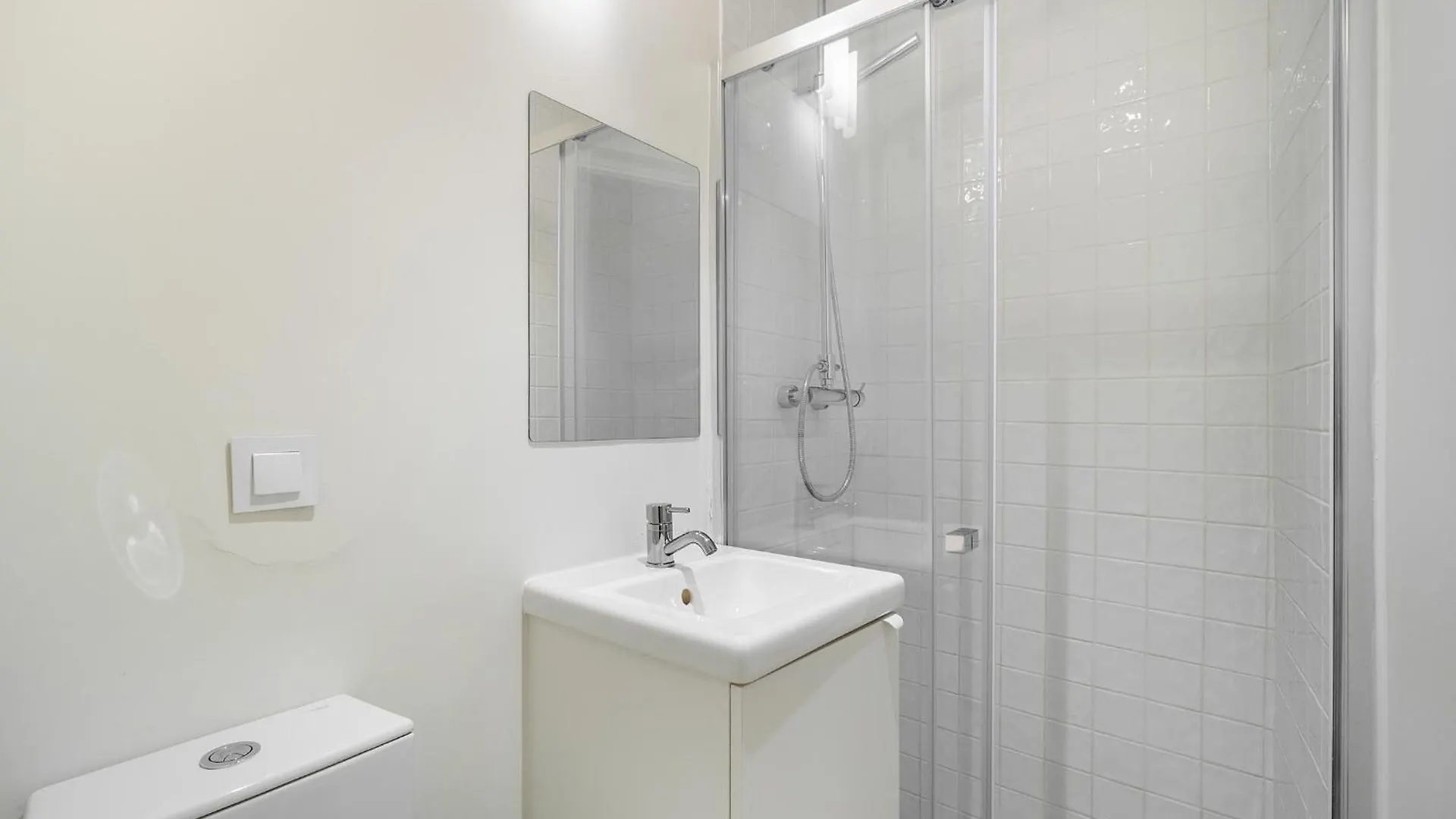 Whome Explore Lisbon From A Cozy Base In Alfama 0*,  Portugal