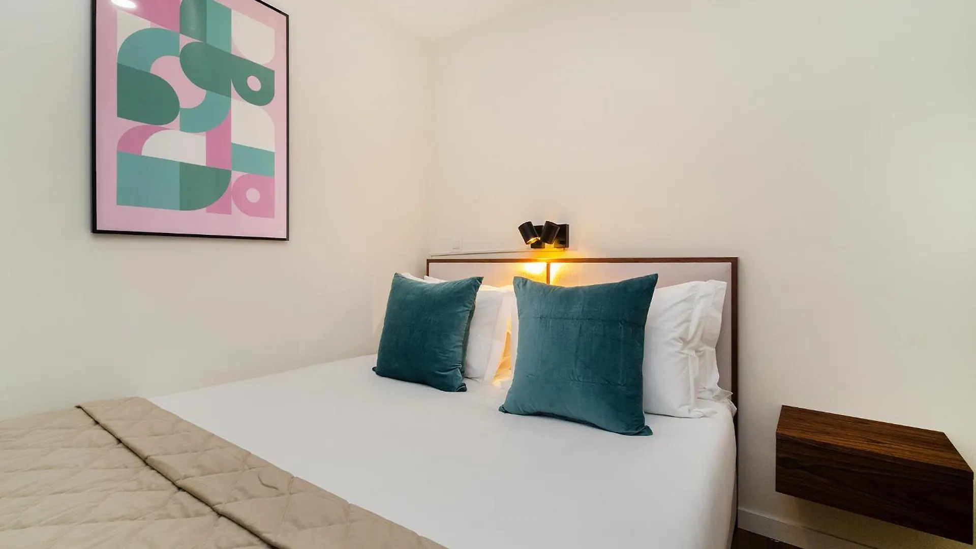 Apartment Whome Explore Lisbon From A Cozy Base In Alfama